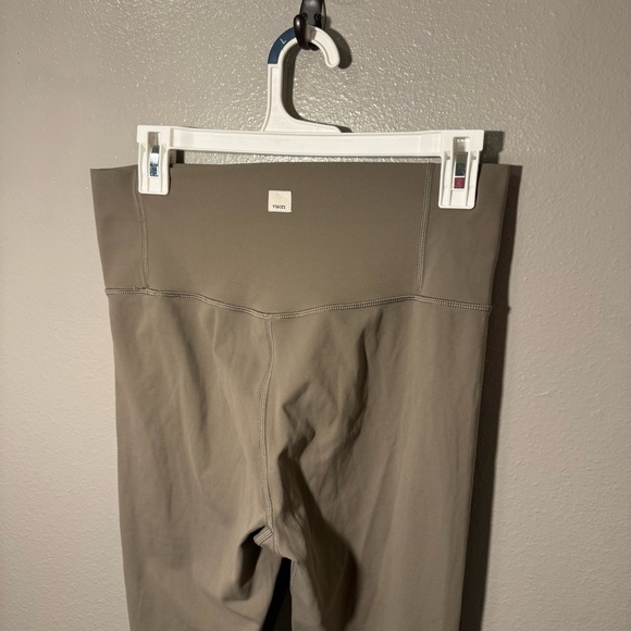 Vuori Color Block Studio Leggings Cloud Olive - Picture 4 of 6